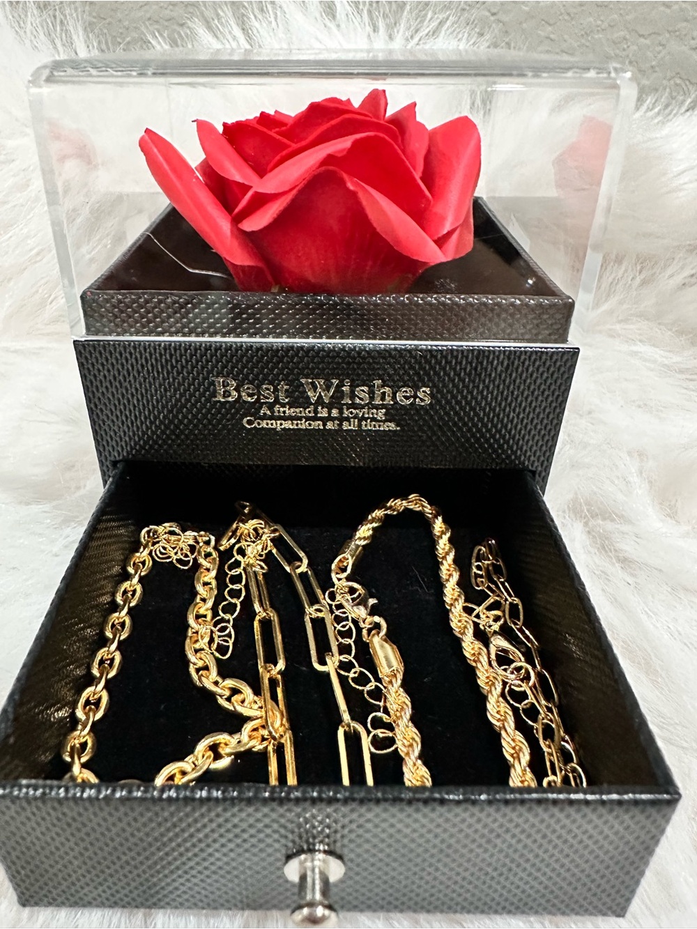 Set of 4‎ Gold Tone fashion Chain Bracelets with Red Rose Gift Box